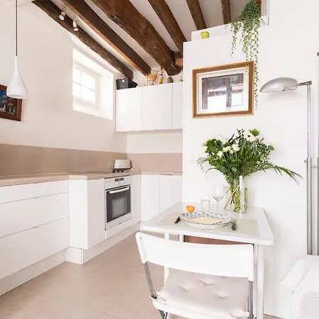 Guestready -- Rustic And Cosy In The 10th Παρίσι